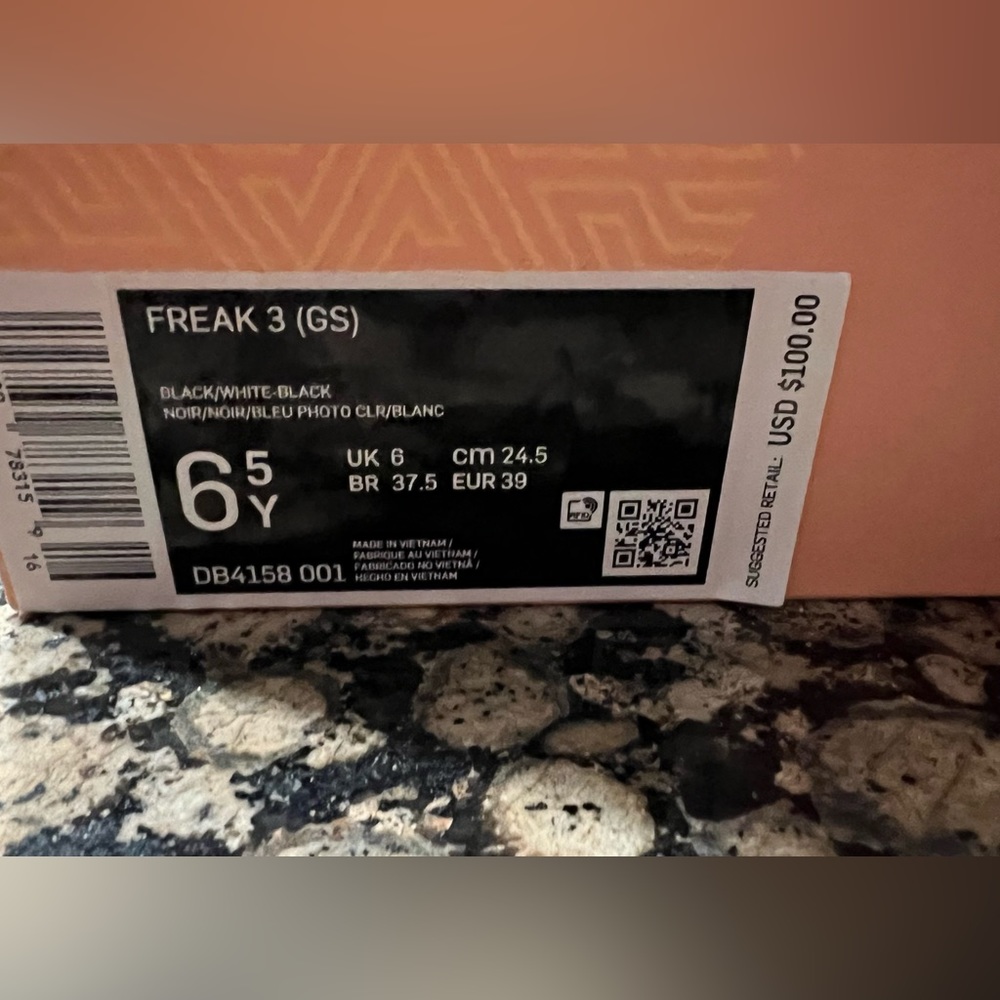Nike Freaks - Picture 3 of 4